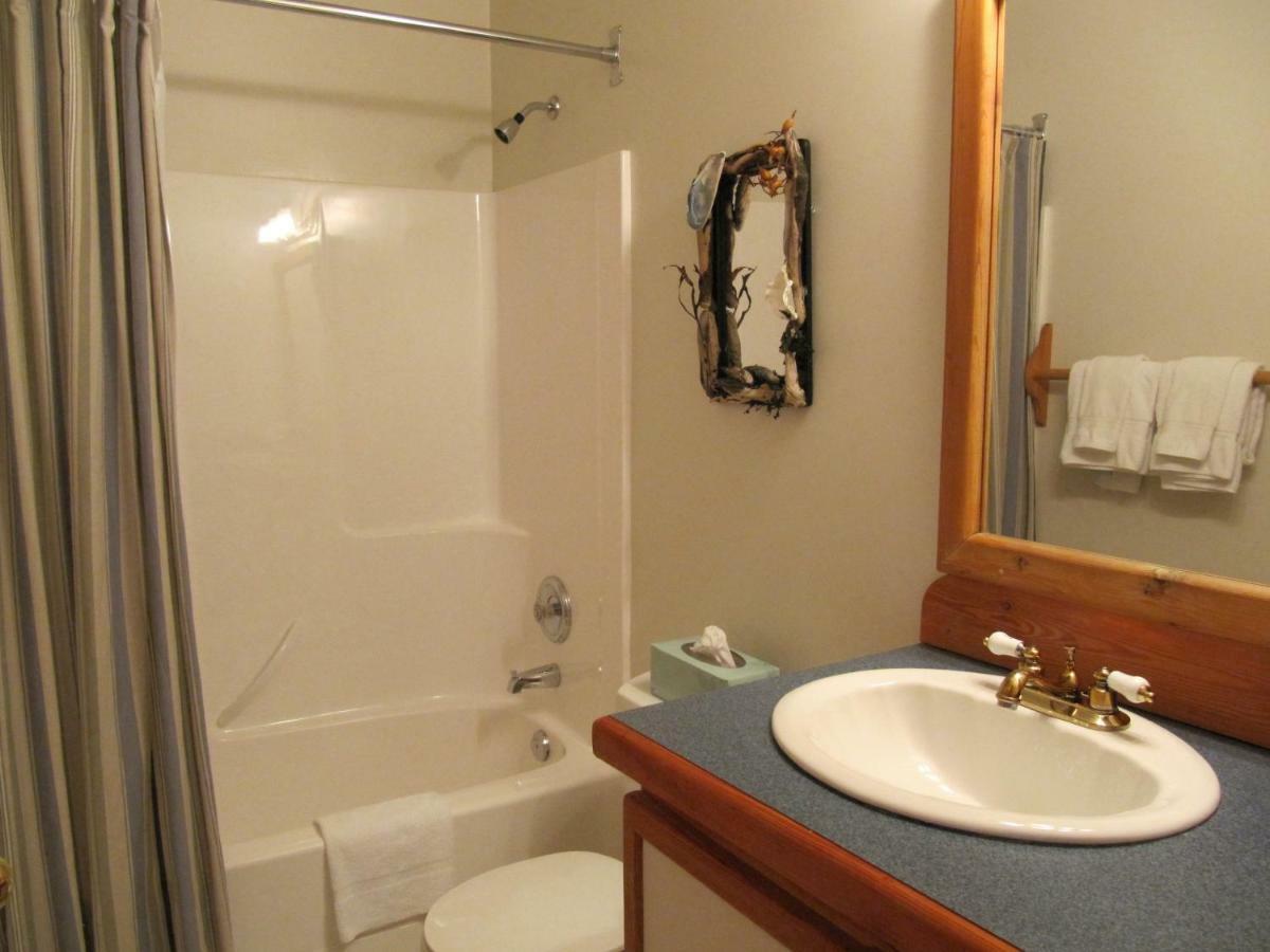 Arbutus Cove Guesthouse Metchosin Экстерьер фото